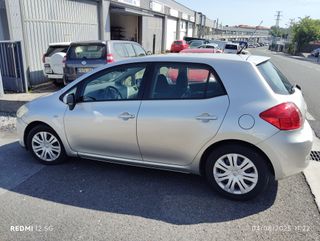 Toyota Auris 2007 gris plata automático