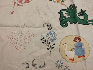 Muestrario Bordado Singer: Tela algodón.