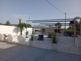 Casa con piscina