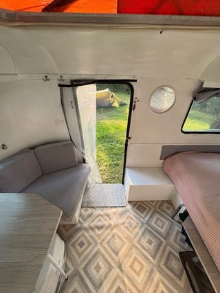 Caravana Eriba Puck con papeles y menos de 750