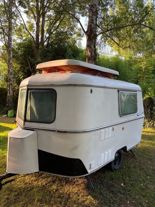 Caravana Eriba Puck con papeles y menos de 750