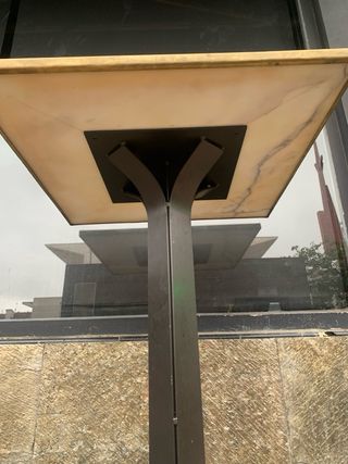 Mesa alta mármol-metal dorada 6 unidades