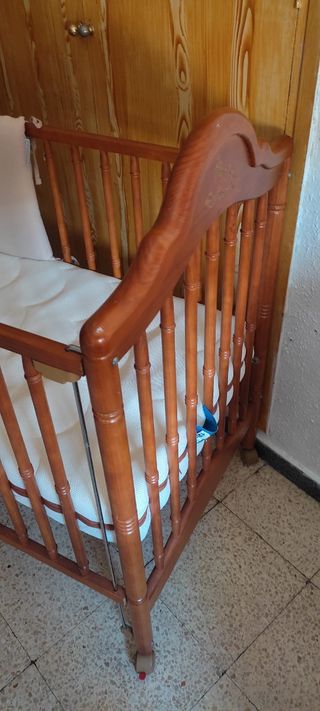 Cuna bebé madera