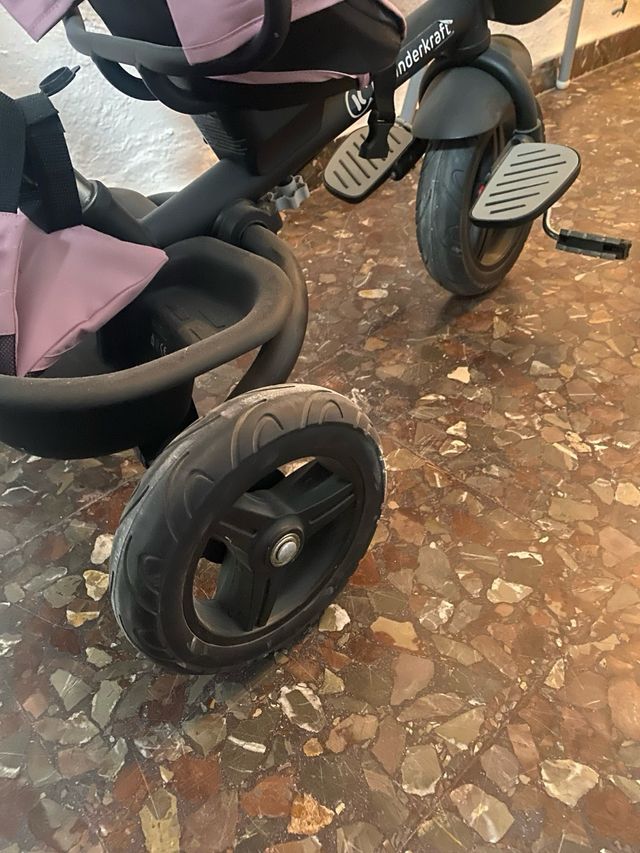 Triciclo infantil rosa, ruedas de goma