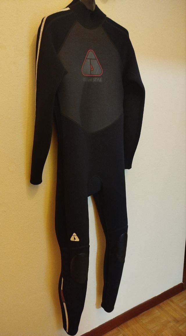 Neopreno Island Style 3/2  Large. Surf. Excelente.