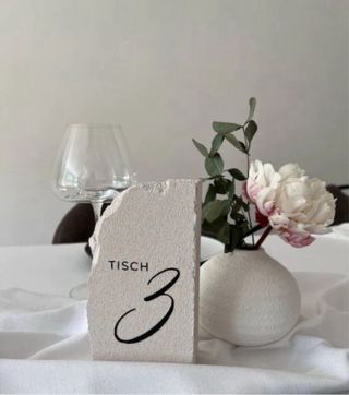 Sedute per matrimoni in marmo da decorare