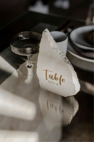 Sedute per matrimoni in marmo da decorare