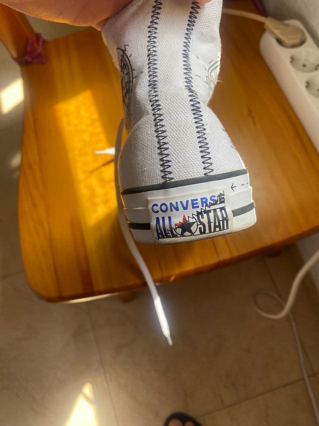 Converse blancas altas súper enteras