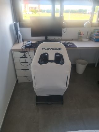 Playseat Evolution blanco + Logitech G29
