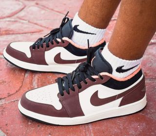 Air Jordan 1 Low SE 'Mocha'