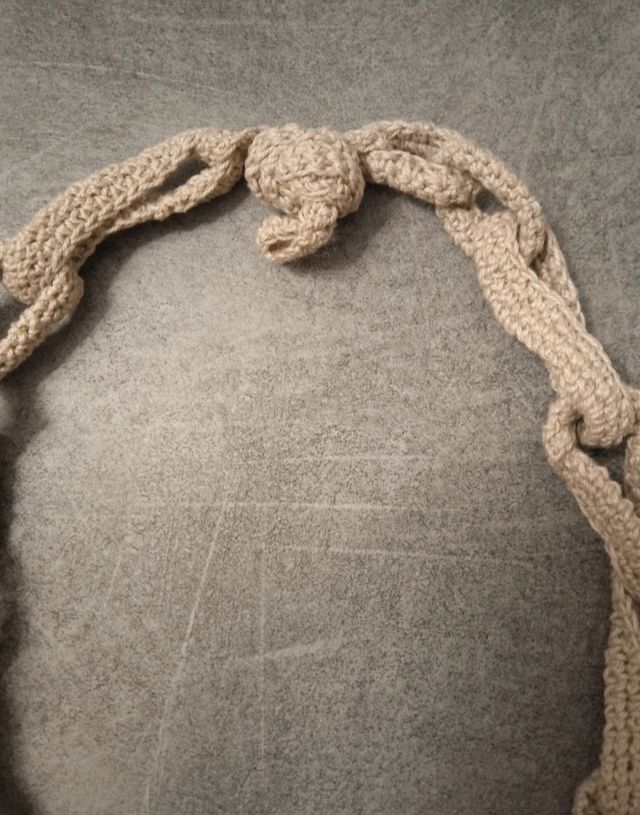 Collana uncinetto beige e nera