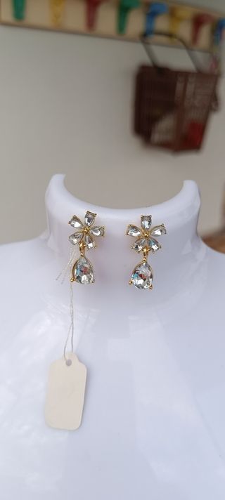 Pendientes florales dorados