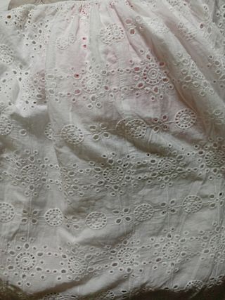 Blusón blanco de batista perforada
