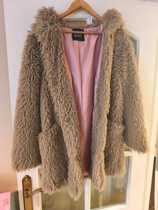 Abrigo Zara Basic pelo beis L