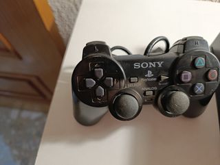 PS2 (PlayStation 2) negra - consola