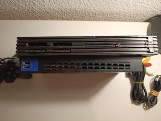 PS2 (PlayStation 2) negra - consola