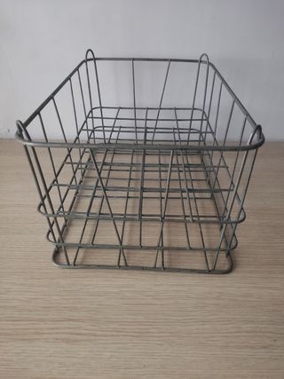 ANTIGUA CAJA / CESTA METÁLICA PARA BOTELLAS
