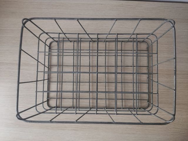 VECCHIA SCATOLA/CESTINO IN METALLO PER BOTTIGLIE