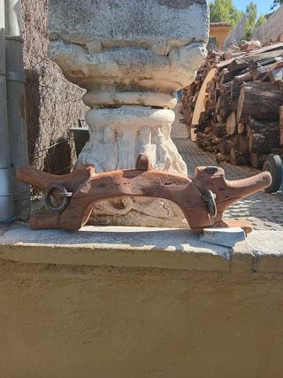 Yugo antiguo de madera