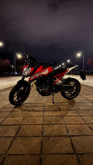 KTM Duke 125 (2019) + accesorios