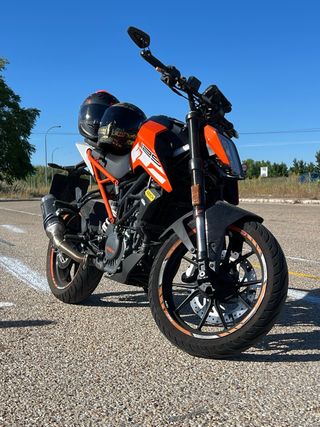 KTM Duke 125 (2019) + accesorios