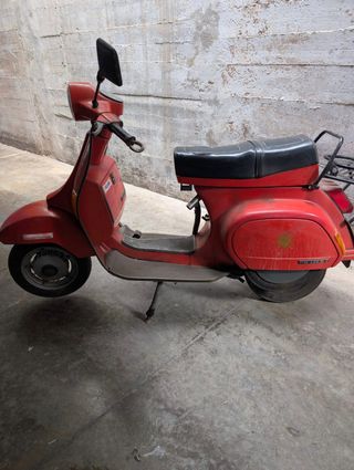 Vespa 125PK: Moto clásica