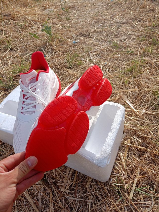 Sneakers rosse e bianche Onemix