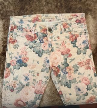 Pantalones pitillo Zara florales
