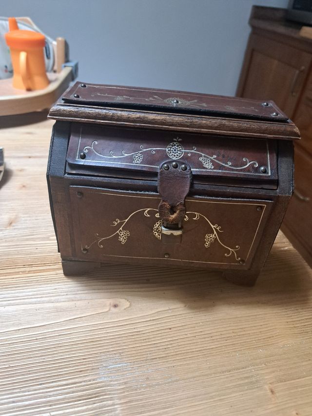 Scatola portaoggetti vintage in legno