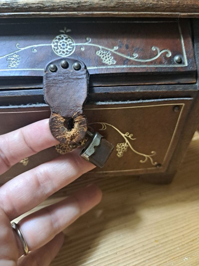 Scatola portaoggetti vintage in legno