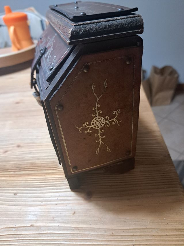 Scatola portaoggetti vintage in legno