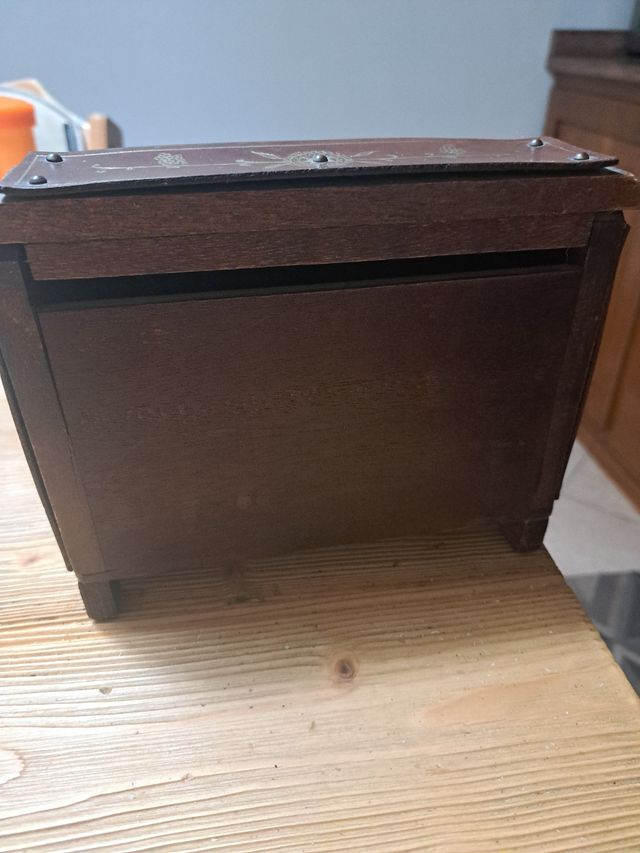 Scatola portaoggetti vintage in legno
