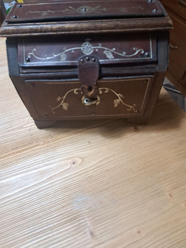 Scatola portaoggetti vintage in legno