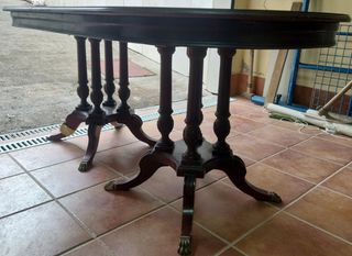 Mesa mármol salón antigua.