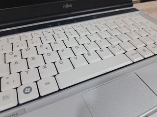 Portátil Fujitsu S6420 P8700 2GB 320GB