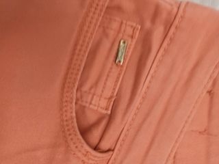 2 pantalones pitillo - azul ,coral