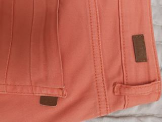 2 pantalones pitillo - azul ,coral