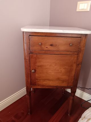 Comodino antico in legno e marmo