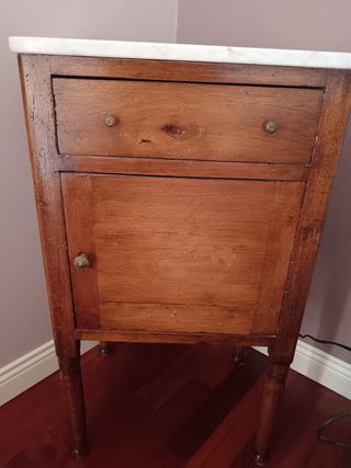Comodino antico in legno e marmo