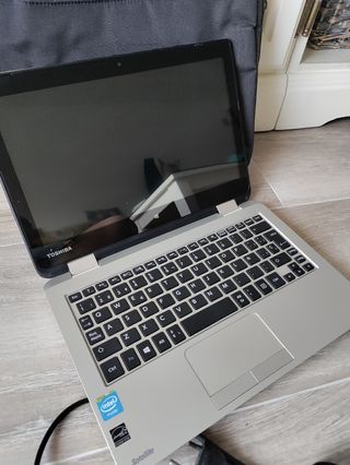Portátil Táctil Toshiba Convertible 11.6” + Funda