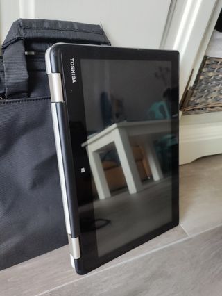 Portátil Táctil Toshiba Convertible 11.6” + Funda
