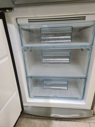 Nevera Electrolux - Acero inoxidable