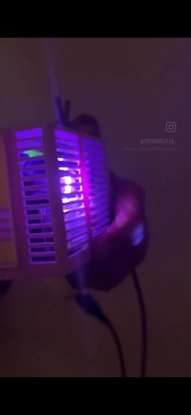 Mini TV retro Friends morada-amarilla