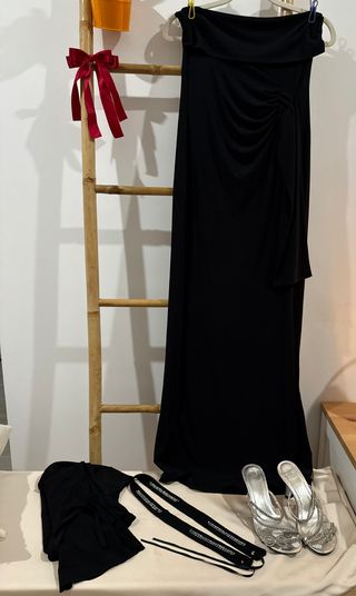Vestido negro fiesta & regalo sandalias