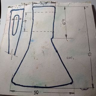 Hacha Antigua - Corona Real