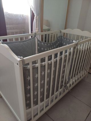 Cuna bebé madera Ikea - colchón y chichonera