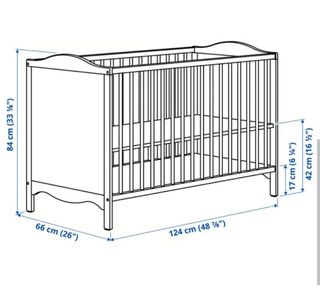Cuna bebé madera Ikea - colchón y chichonera