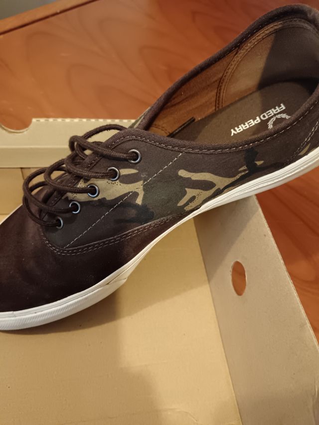 Scarpe Fred Perry mimetiche marroni