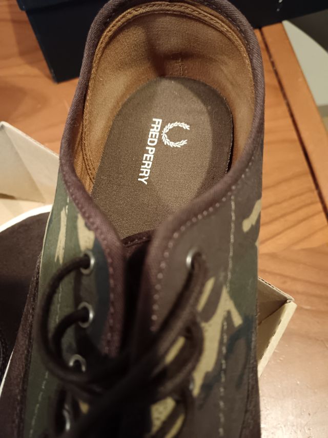 Scarpe Fred Perry mimetiche marroni