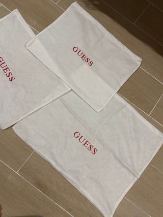 3 Bolsas Guardapolvo Guess Blancas